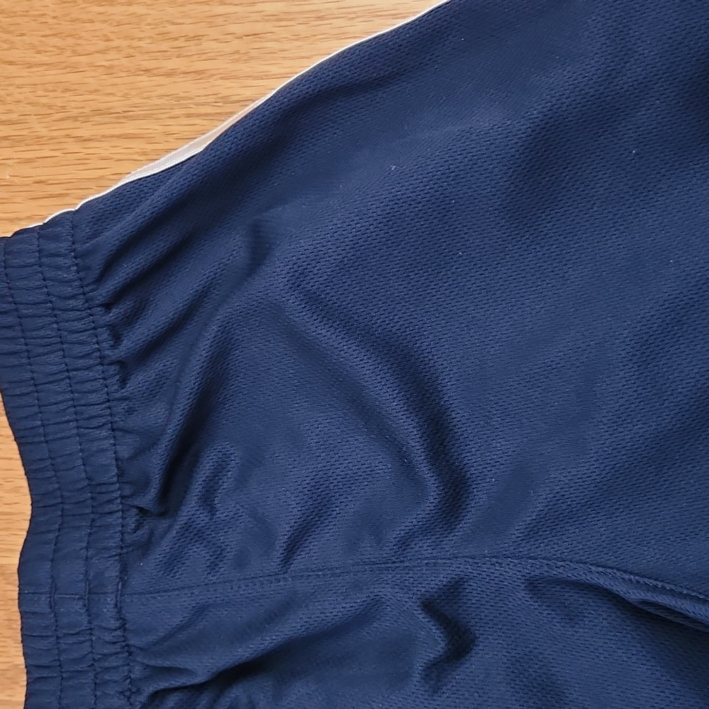 Adidas regular fit coupe standard shorts, size small (8) - Picture 10 of 16
